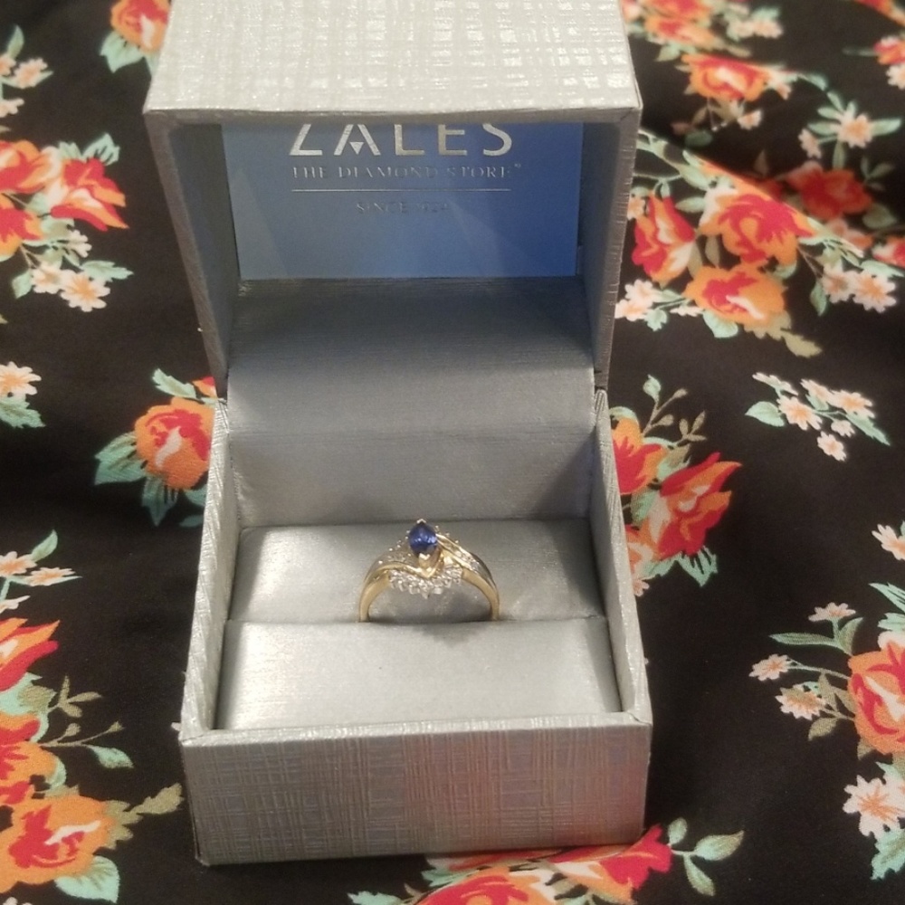 Sapphire and Diamond Ring 24 kt gold ring